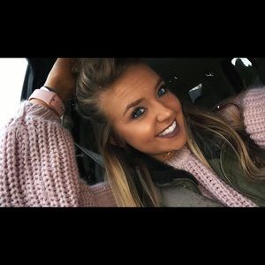 Meet your Posher, Olivia